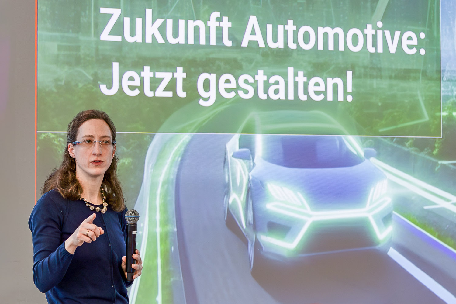 Automobil-Gipfel Nordschwarzwald beschwört Höhen und Tiefen der Zukunftsgestaltung